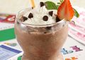 Beri Si Kecil Kejutan dengan Banana Choco Milk Shake yang Dia Suka