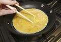 Pakai Sumpit Buat Masak Ternyata Bikin Segalanya Lebih Mudah, Sudah Coba?