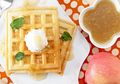 Waffle Havermut Saus Apel, Asam Segarnya Sempurna Berpadu dengan Waffle yang Lembut