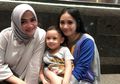 Nginep di Hotel Ibunya, Nagita Slavina, Kok, Malah Sibuk Masak Sambil Suapi Rafathar?