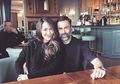 Kunjungi Anak di London, Bawaan Istri Jeremy Thomas Ini Bikin Takjub, Ada Panci Sampai Cobek