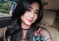 Dikabarkan Pisah Dengan Suami, Dewi Perssik Malah Ibaratkan Wanita dengan Sayur Asem, Kenapa, Ya?
