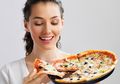 Memakan Pizza Terlalu Sering Ternyata Bisa Buat Kulit Berjerawat, Apa Hubungannya?