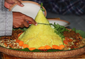 Memotong Tumpeng Dari Atas Itu Ternyata Keliru! Ternyata Begini Cara yang Benar dan Baik