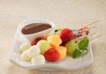 SATE BUAH DAN JELI SAUS COKELAT