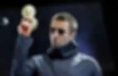 Ini Alasan Liam Gallagher Selalu Memakai Kacamata Hitam dan Parka