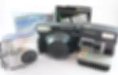 Serupa Tapi Nggak Sama, Ini 5 Perbedaan Kamera Polaroid dengan Instax