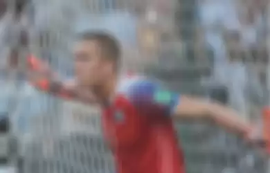 Kiper Utama Islandia yang Gagalkan Penalti Messi