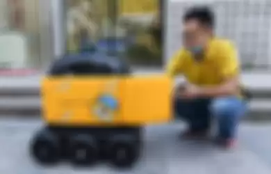 Robot Mungil Ini Bertugas Nganter Belanjaan yang Dipesan Secara Online