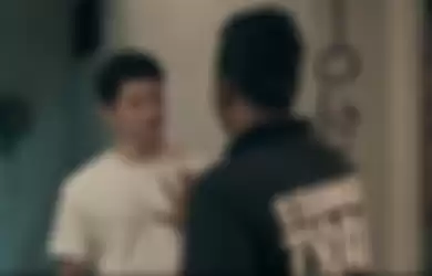 Iko Uwais dalam video klip Seringai.