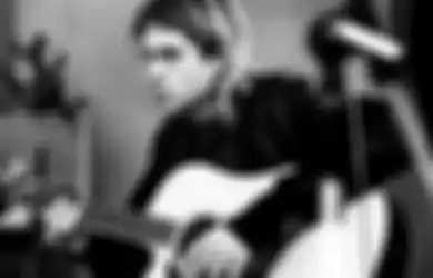 NETHERLANDS - NOVEMBER 25:  HILVERSUM  Photo of Kurt COBAIN and NIRVANA, Kurt Cobain recording in Hi