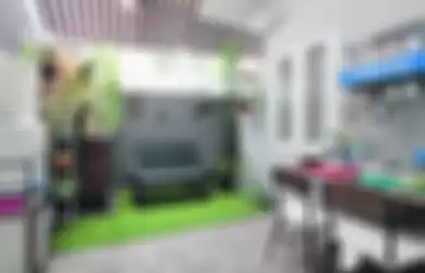 Inspirasi dapur dan ruang makan yang menatu dengan taman ini bisa kamu tiru idenya.