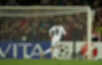 Chelsea's Fernando Torres scores their second goal of the game