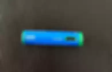 Baterai dengan konektor mikro USB