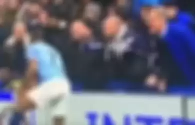 Raheem Sterling menjadi sasaran tindak rasisme oleh suporter Chelsea