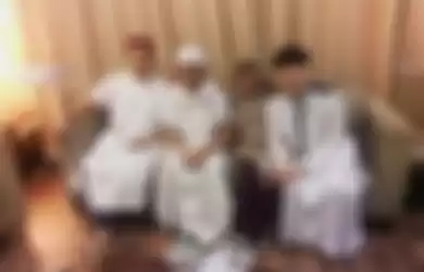 Kabarkan Kondisi Terkini Ustaz Arifin Ilham, Alvin Faiz: Senang Sekaligus Sedih Lihatnya..