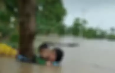 Akhir Kisah Nurjanna Djalil, Nenek yang Meninggal Dunia Usai Gendong Cucunya Saat Banjir Bandang di 