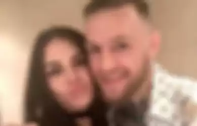 Bukti foto yang diberikan oleh Terry Murray terkait hubungannya dengan Conor McGregor.