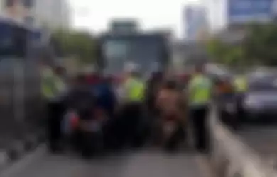 Polisi tindak penyerobot jalur busway