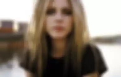 Avril Lavigne Kecelakaan