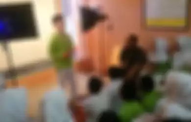 SMK Media Kreatif sedang praktik di Kelas