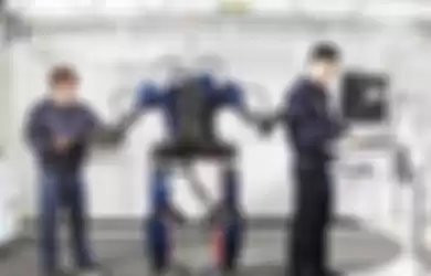 Kostum Robot Hyundai yang dapat digunakan oleh manusia
