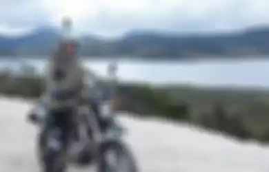 jokowi naik motor trail