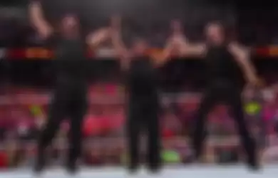 The Shield bersama Kurt Angle