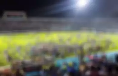 Kericuhan di laga Persib vs Arema