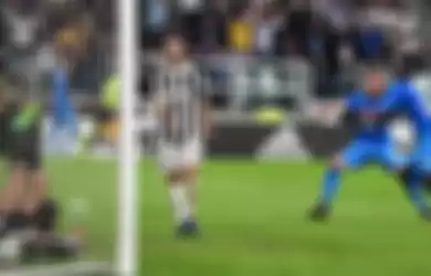 Napoli Tinggal 1 Poin dari Juventus
