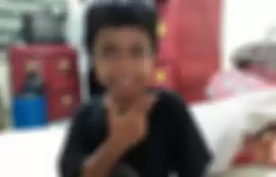 Alfiansyah, 8 Tahun, Bocah yang selalu naik kereta sendiri untuk sekolah