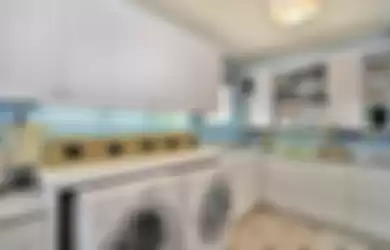 Dapur yang Sekaligus Ruang Cuci Pakaian