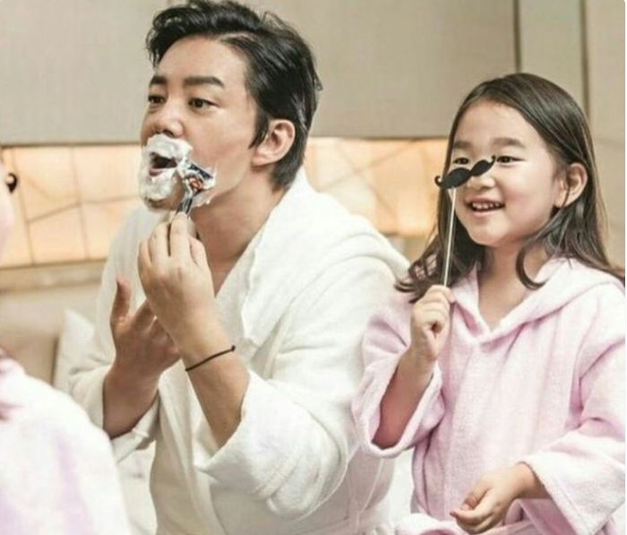 Lee Beom Soo dan putrinya