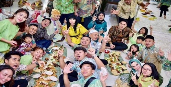 Makanan di acara pernikahan Angel Lelga dan Vicky Prasetyo