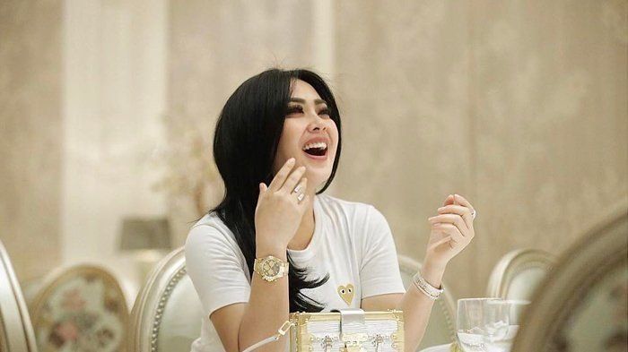 Harga endorse Syahrini seharga mobil