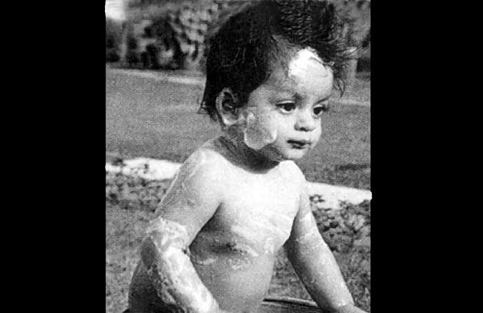 Shah Rukh Khan semasa kecil