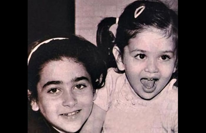Kareena dan Kharisma Kapoor semasa kecil