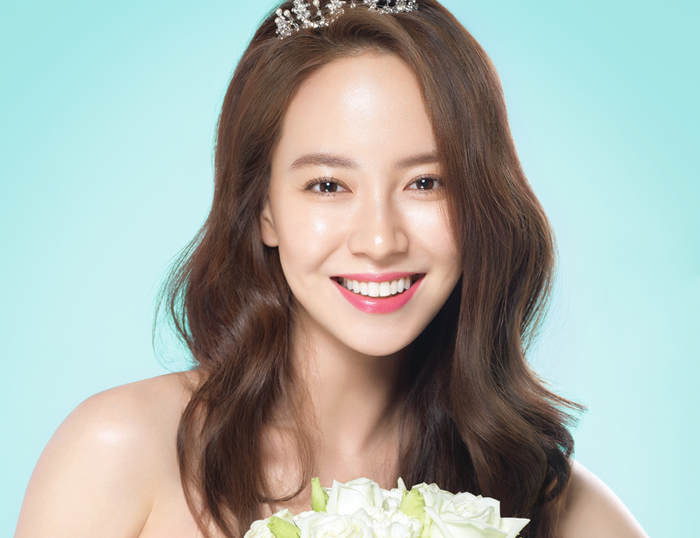 Song Ji-hyo hingga kini masih menjadi presenter tetap acara Running Man