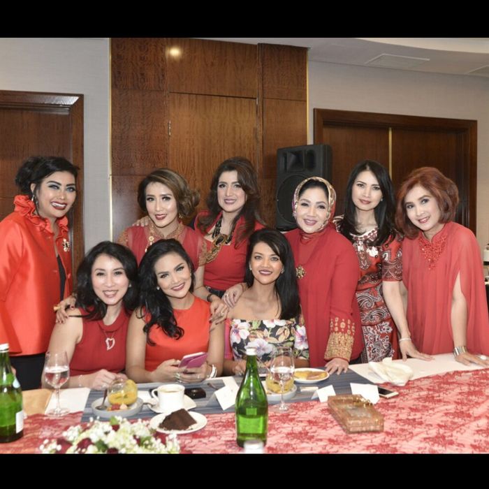Arisan Lovely Krisdayanti