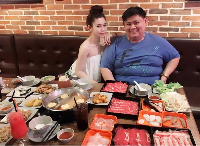 gadis cantik dan pacar yang gendut