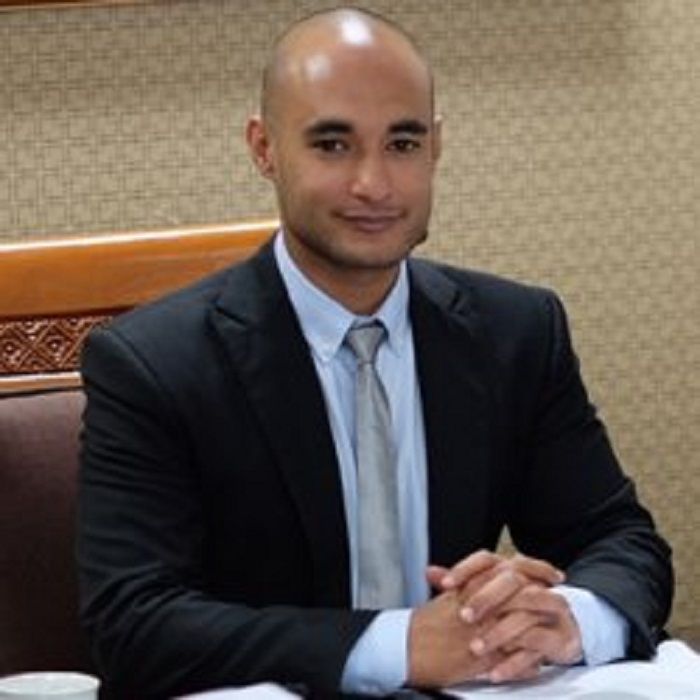 Faisal berprofesi sebagai pengacara