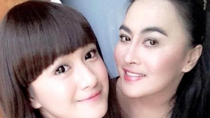 Yanti Yaseer dan putrinya