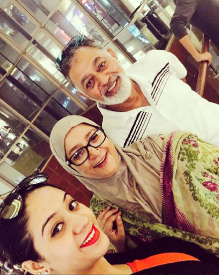 Ifrah bersama orangtuanya
