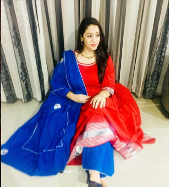 Ifrah dengan pakaian saree