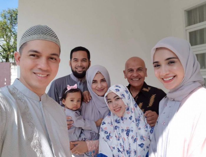 Dari Kiri: Irwansyah, Teuku Wisnu, Shireen, Santi, Mark, Zaskia