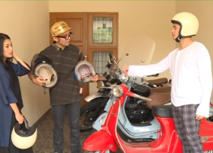 Garasi rumah Tarra dan Gya