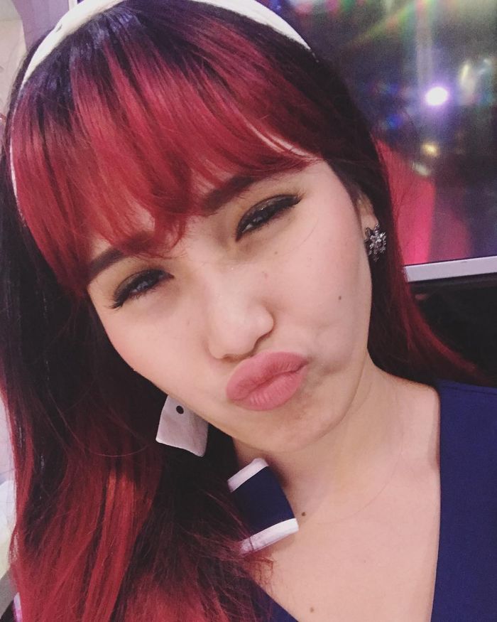 Ayu Ting Ting Pakai Rambut Palsu