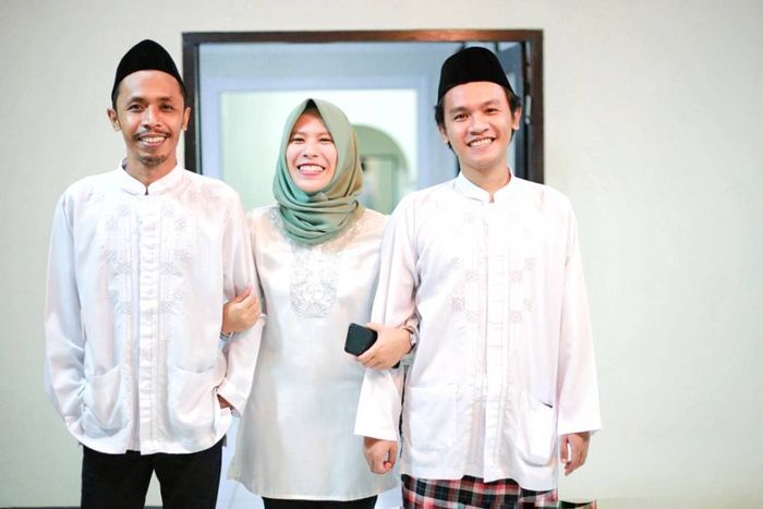 Furry Setya dan dua adiknya
