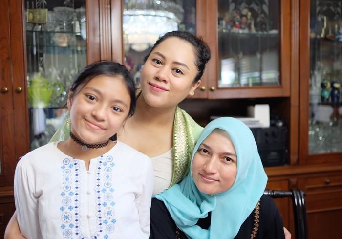 Alleia Ananta Irhan, Adik Sarah Amalia, dan Sarah Amalia
