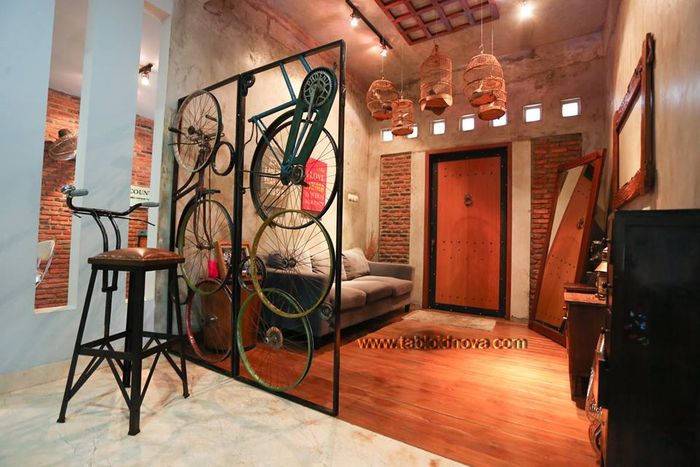 Ruang tamu rumah Zaskia dan Hanung